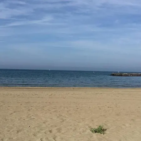 Le Cap D'agde Sleeps 6 Wifi Agde