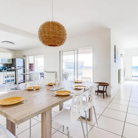 Le Cap D'agde Sleeps 6 Wifi Holiday home Agde